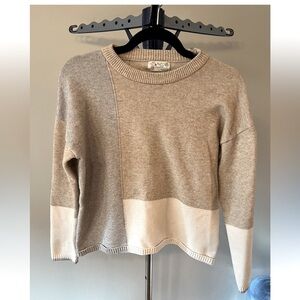 Women’s color block sweater size large